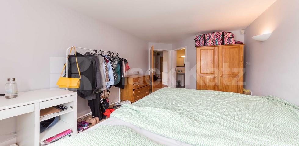 			New Instruction , 2 Bedroom, 1 bath, 1 reception Flat			 Aran Mews, Barnsbury Grove, ISLINGTON-BARNSBURY